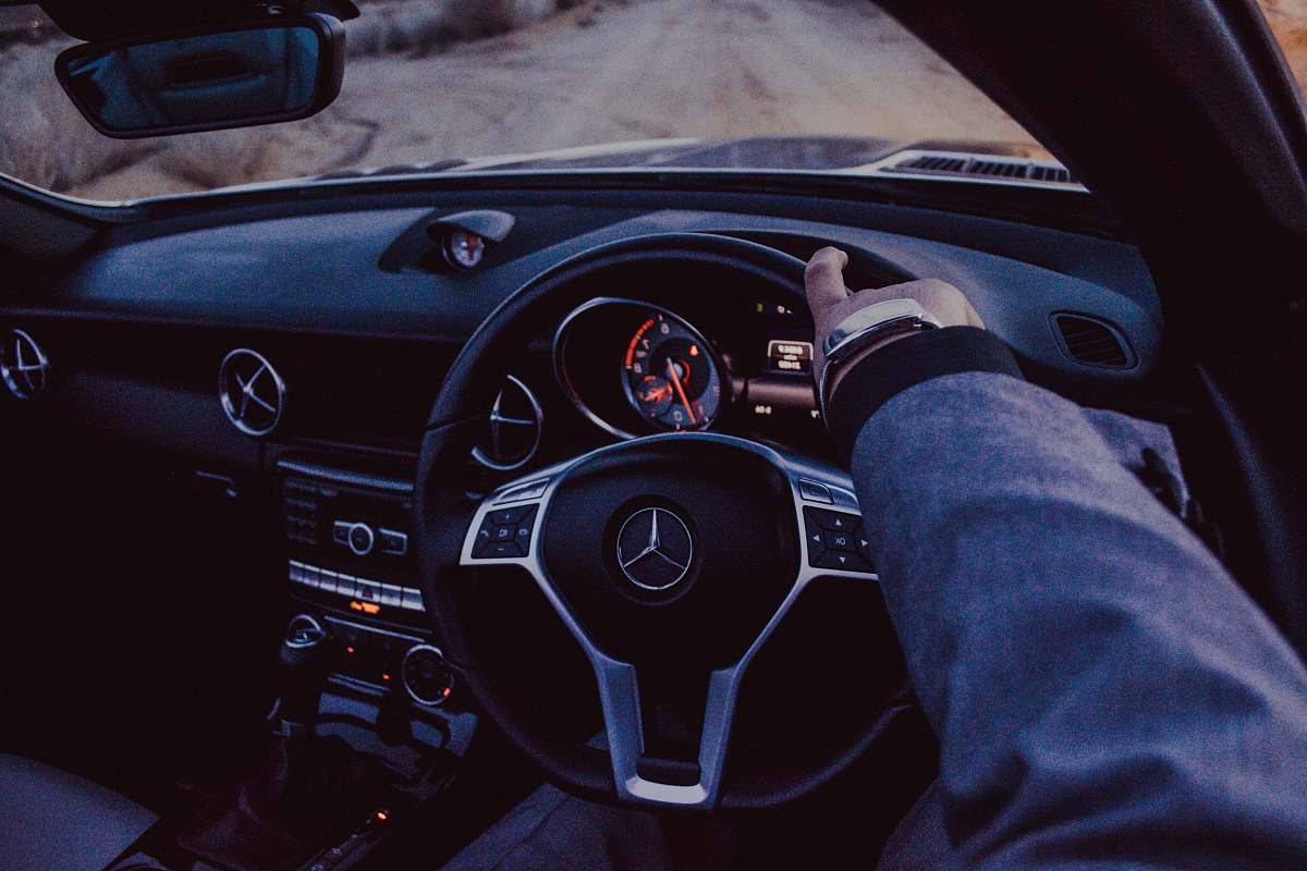 car person driving Mercedes-Benz car pearblossom